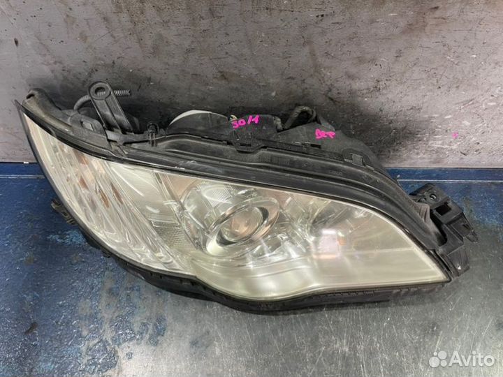 Фара ксенон передняя правая Subaru Outback BP/B13