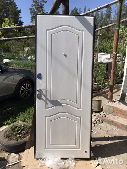 Входные стальные металлические двери