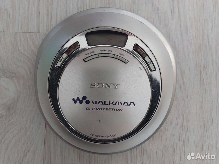 CD плеер Sony Walkman D-EJ621