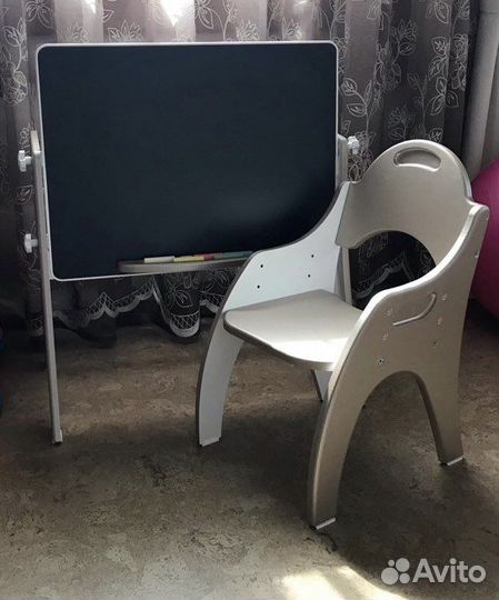 Детский стол со стулом