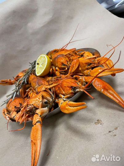 Живые раки и морепродукты