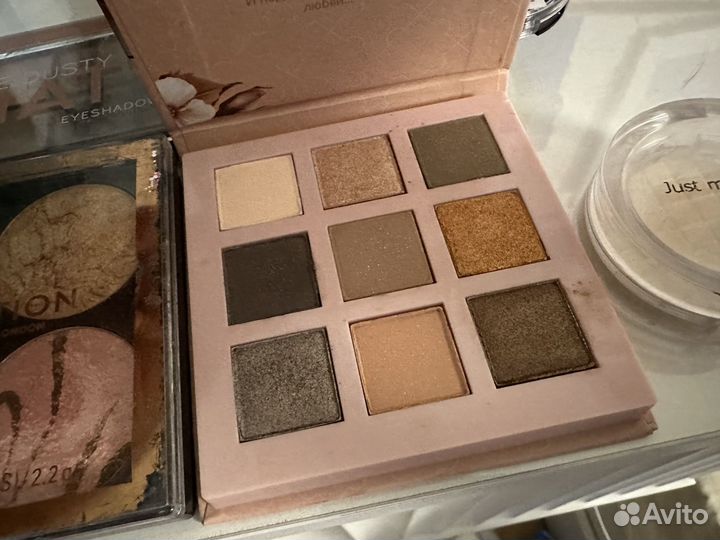 Косметика тени румяна хайлайтер клмплект