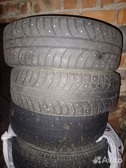 Bridgestone Ice Cruiser 7000 185/65 R15 30L