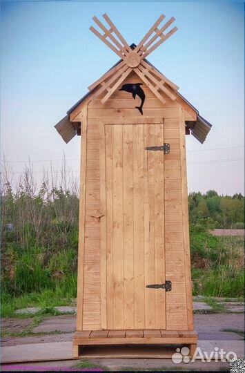 Уличный туалет деревянный