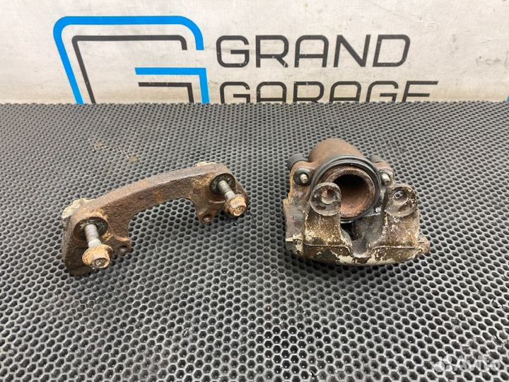 Суппорт передний левый Land Rover Range Rover 3