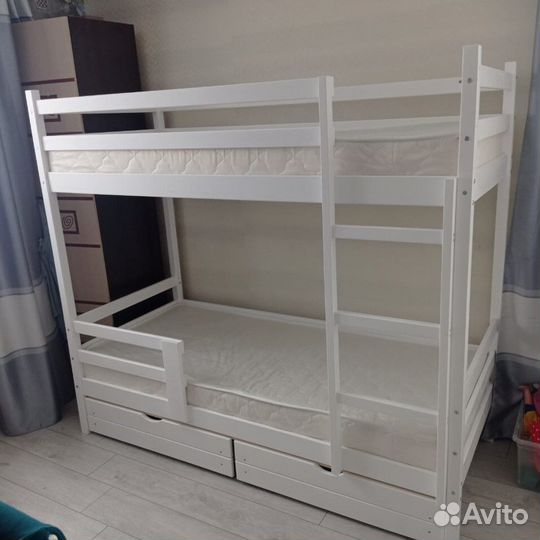 Двухъярусная детская кровать