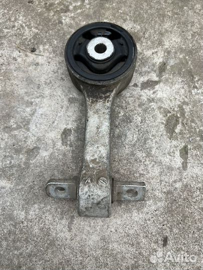 Хонда Цивик 5Д опора двигателя задняя нижняя