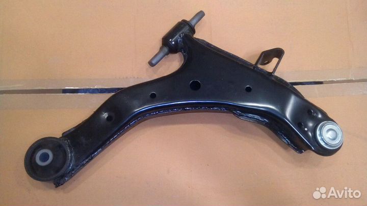 Рычаг левый Hyundai Elantra XD