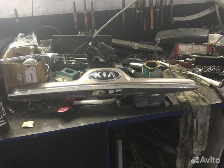 Накладка крышки багажника Kia Sportage 2