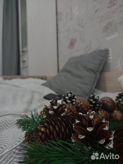 Венок из сосновых и еловых шишек
