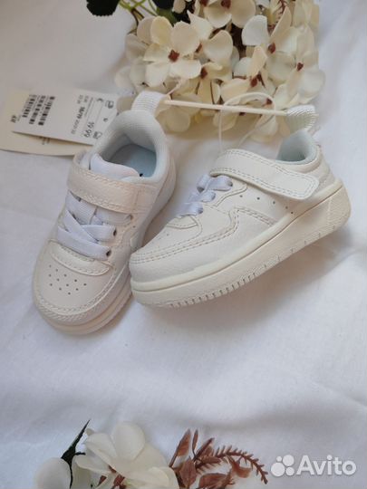 Кроссовки 18 19 размер hm