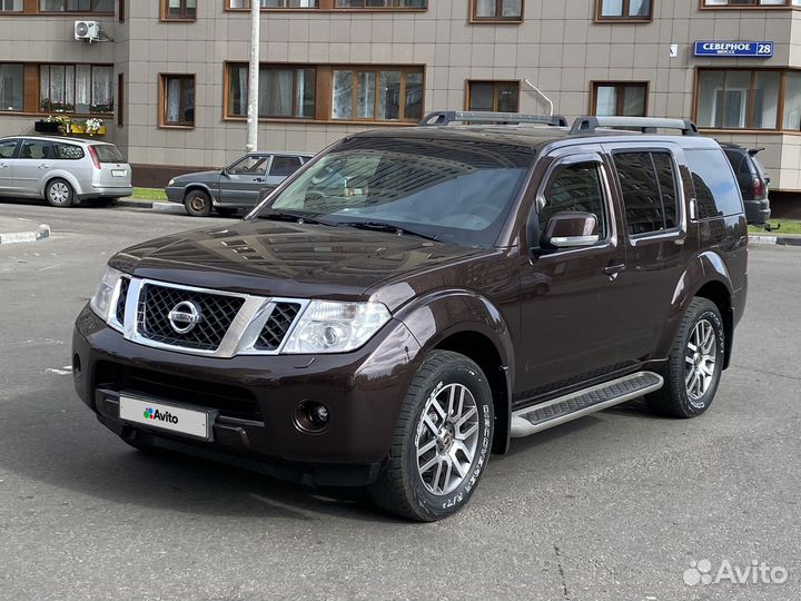 Nissan Pathfinder 2.5 AT, 2012, 239 000 км