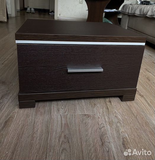 Тумба прикроватная