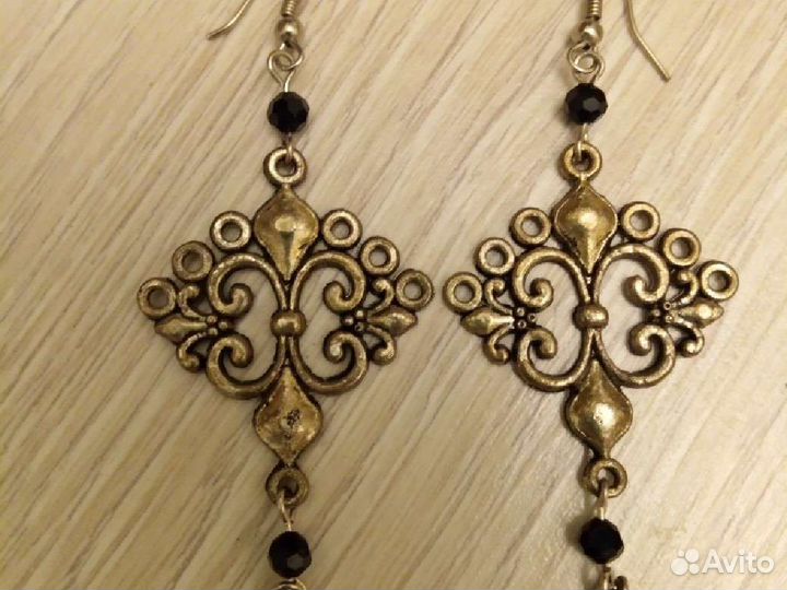 Серьги (бижутерия)