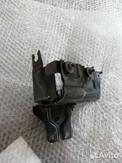 Кранштеин блока абс Nissan X-Trail t32