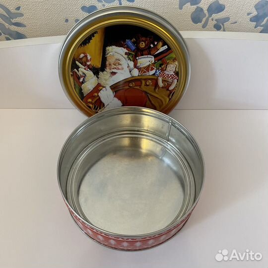 Коробка металлическая