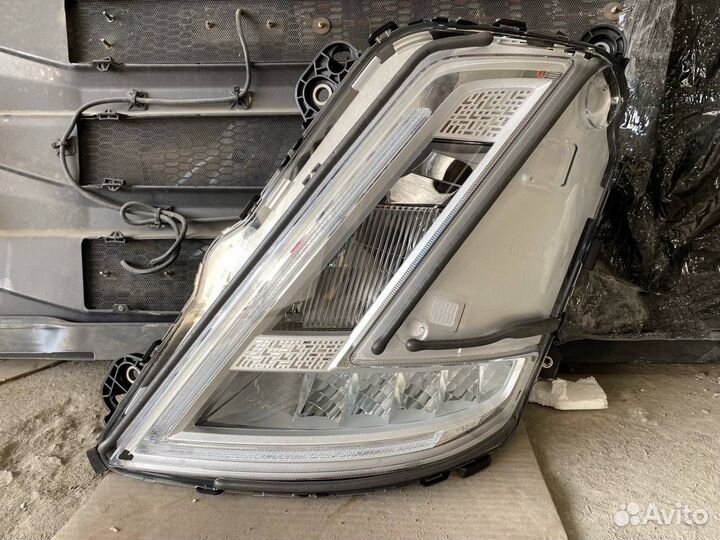 Фара левая Volvo FMX 24056494