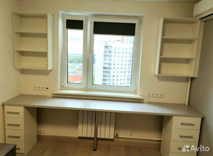 Рабочая зона у окна