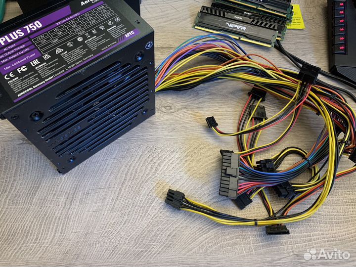 Блок питания Aerocool 750w