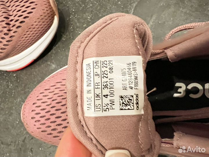 Кроссовки на девочку размер 36