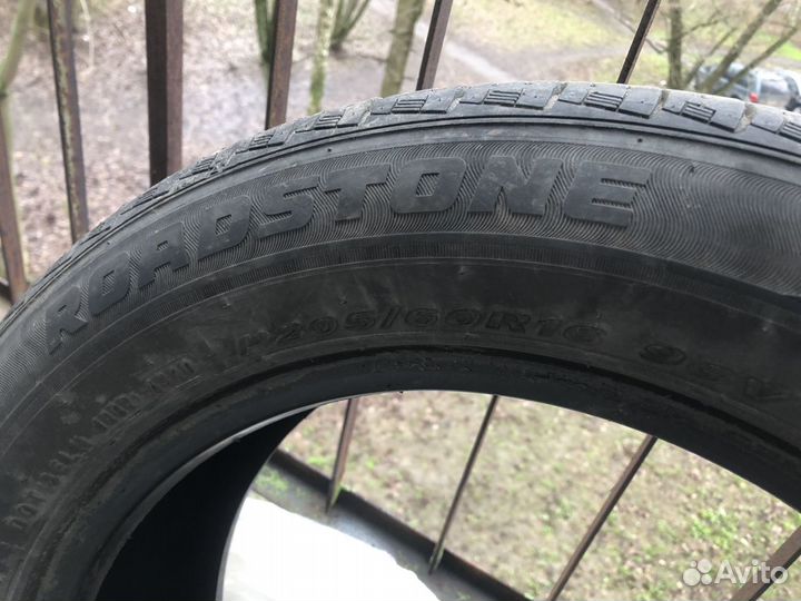 Roadstone N'Fera AU5 205/60 R16 96V