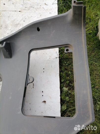 Обшивка багажника правая Kia Sportage grand FE 2.0