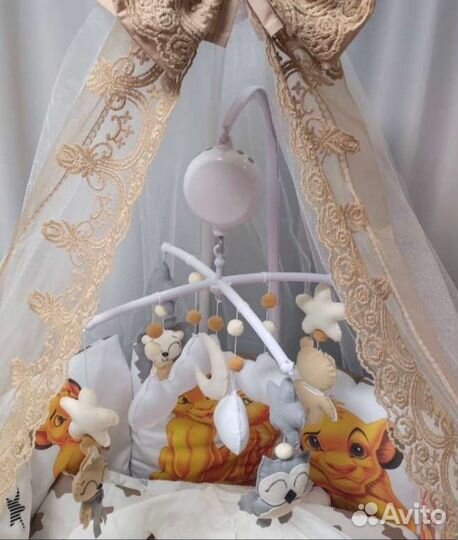 Набор в кроватку и мобиль из фетра