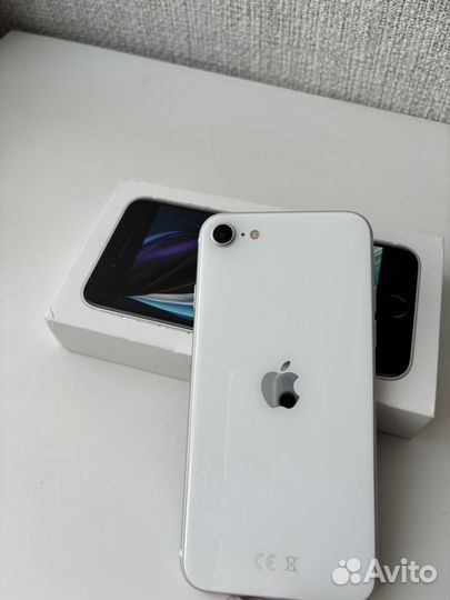 iPhone SE, 64 ГБ