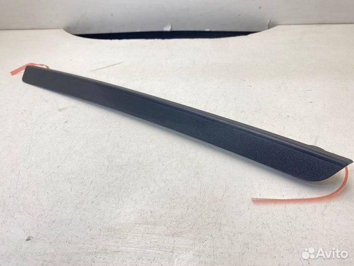 Накладка стекла задняя левая Suzuki Vitara 3