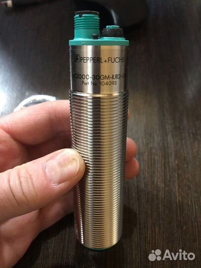 Ультразвуковой датчик UC2000-30GM-IUR2-V15