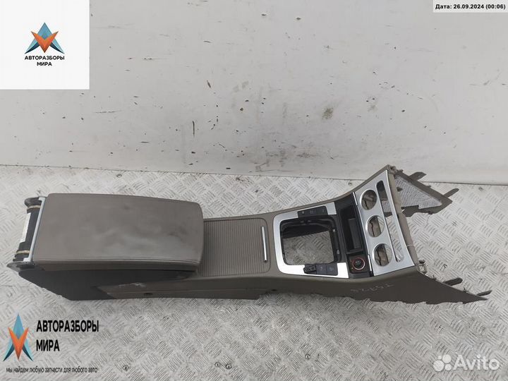 Подлокотник Volkswagen Passat B6 2005 3C0864211B
