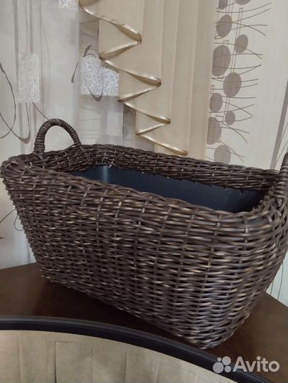 Дровница из ротанга