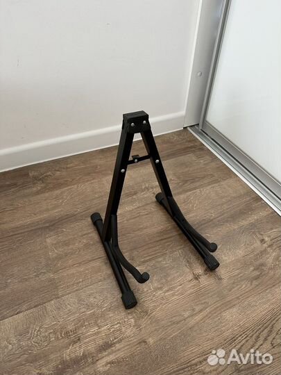 Подставка для гитары