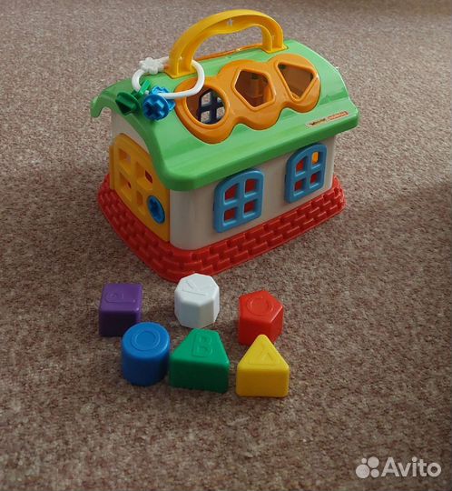 Игрушка домик сортер