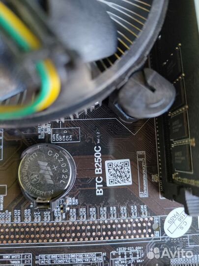Материнская плата BTC B250C в сборе
