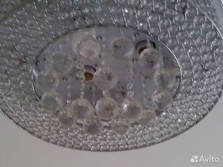 Продам люстру