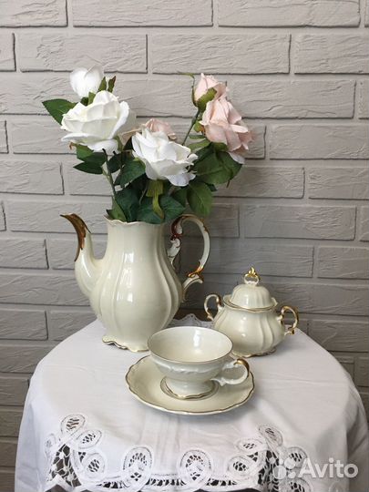 Антикварный сервиз