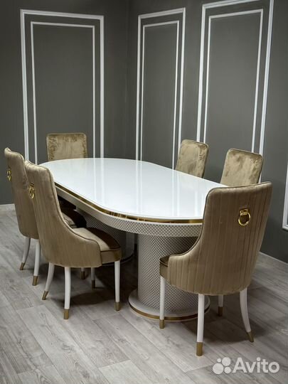 Стол для гостинной