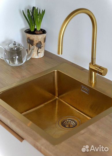 Кухня в потолок на заказ