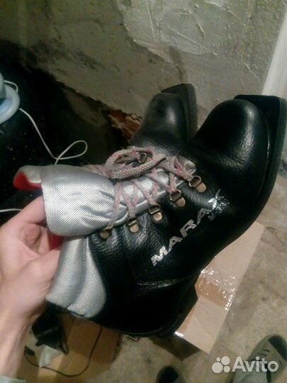 Лыжные ботинки