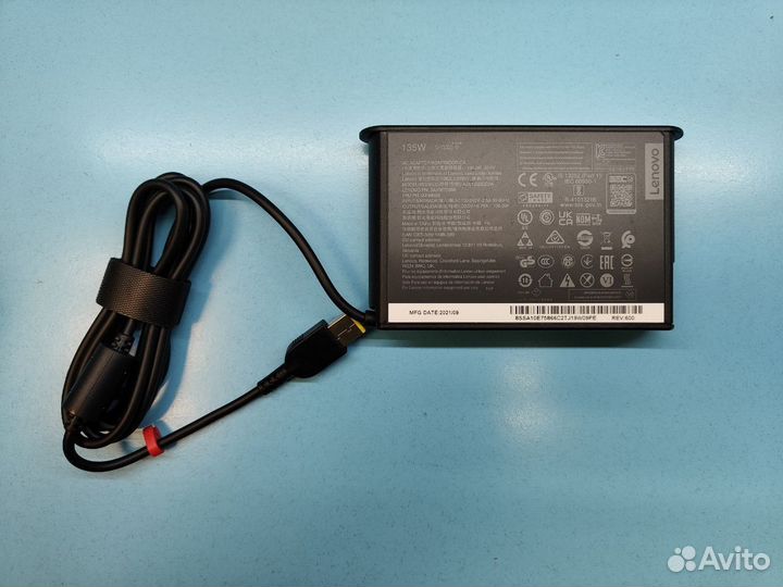 Блок питания ноутбука Lenovo плоский разъем 135w