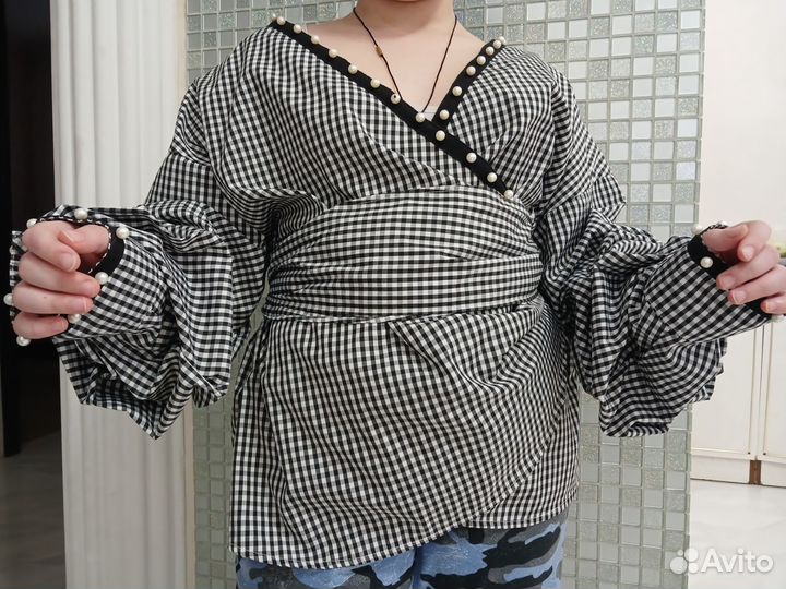 Нарядная женская рубашка на запах