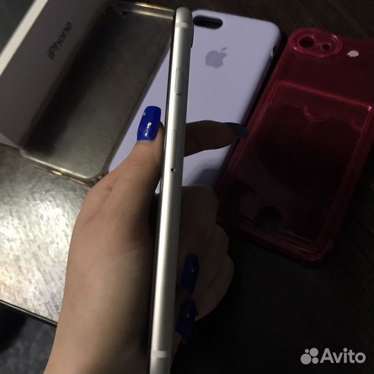 iPhone SE, 128 ГБ