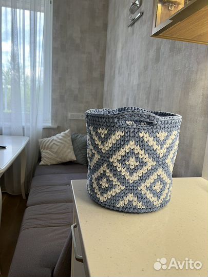 Корзина вязанная интерьерная