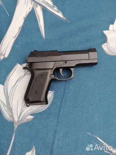 Игрушечный пистолет шариками