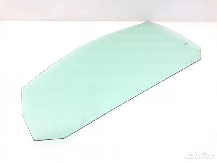 Стекло двери переднее левое Volkswagen Jetta 1K2