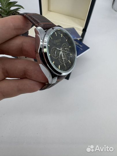 Часы мужские tissot на ремешке