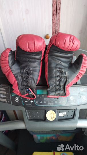 Боксерские перчатки