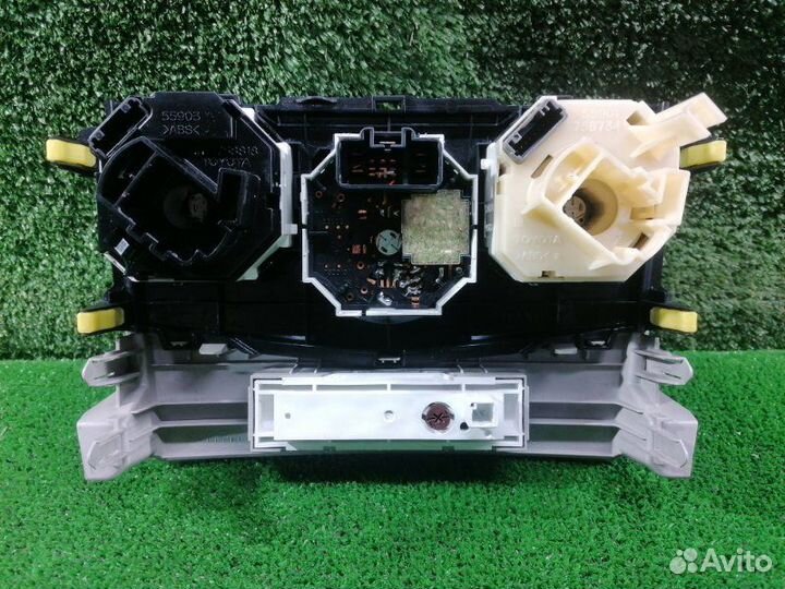Блок управления климат-контролем Toyota Corolla