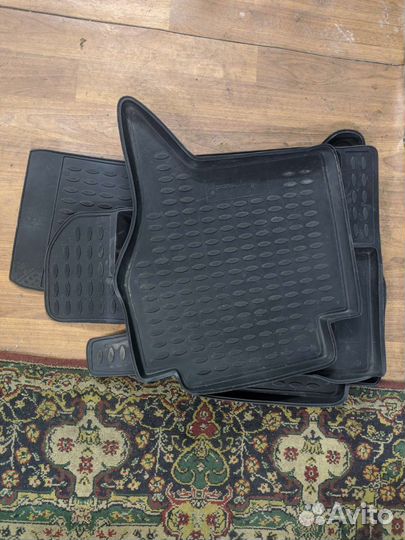 Коврики для Mitsubishi Pajero 4